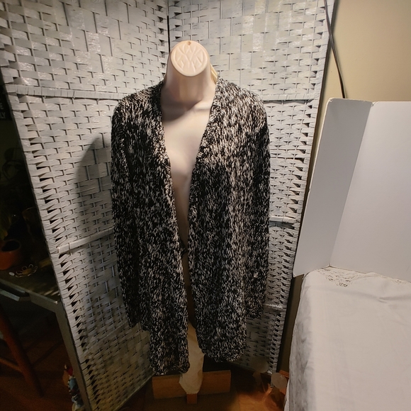 Charlotte Russe Sweater open Face Size M Black Mingled Knit Cardigan - Picture 2 of 7